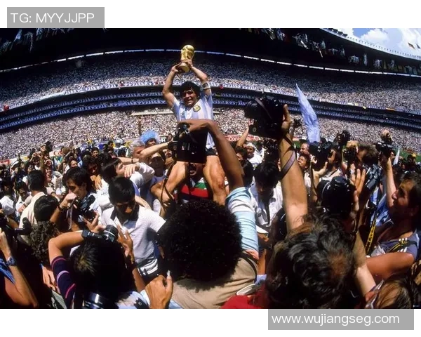 世界杯精彩对决那不勒斯与巴萨战成平局帽子戏法点燃全场激情